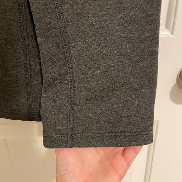 NWOT | Nike‎ women’s gray loose cropped lounge sweatpants — small - Picture 4 of 9